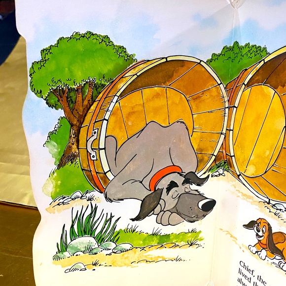 WALT DISNEY PRODUCTIONS 1981 THE FOX AND THE HOUND FINDS A FRIEND BOARD BOOK - Picture 5 of 15